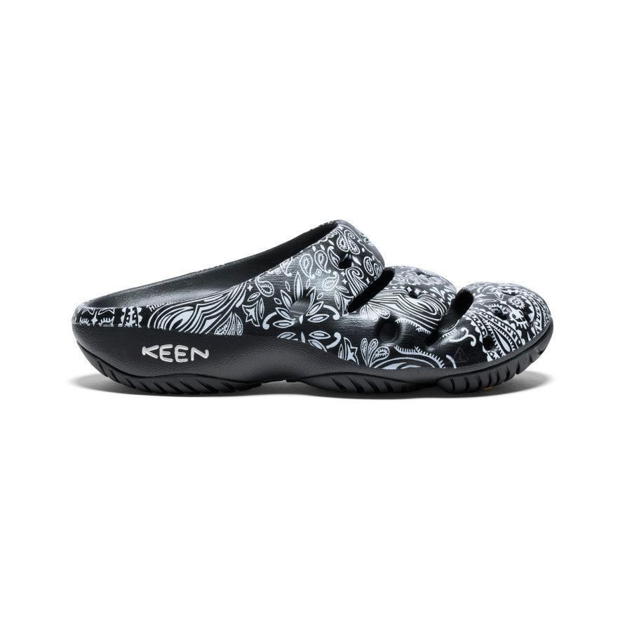 Black Men Keen Yogui Arts Clog x Hide and Seek Slides | 02649-GDRK